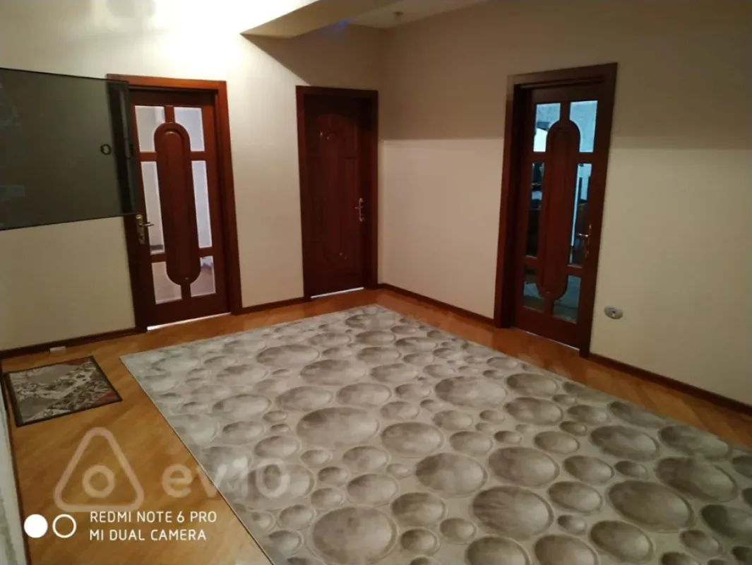 Kirayə verilir 3 otaqlı yeni tikili 105 m²