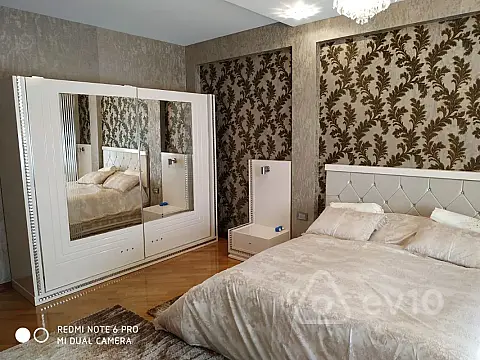 Kirayə verilir 3 otaqlı yeni tikili 105 m²