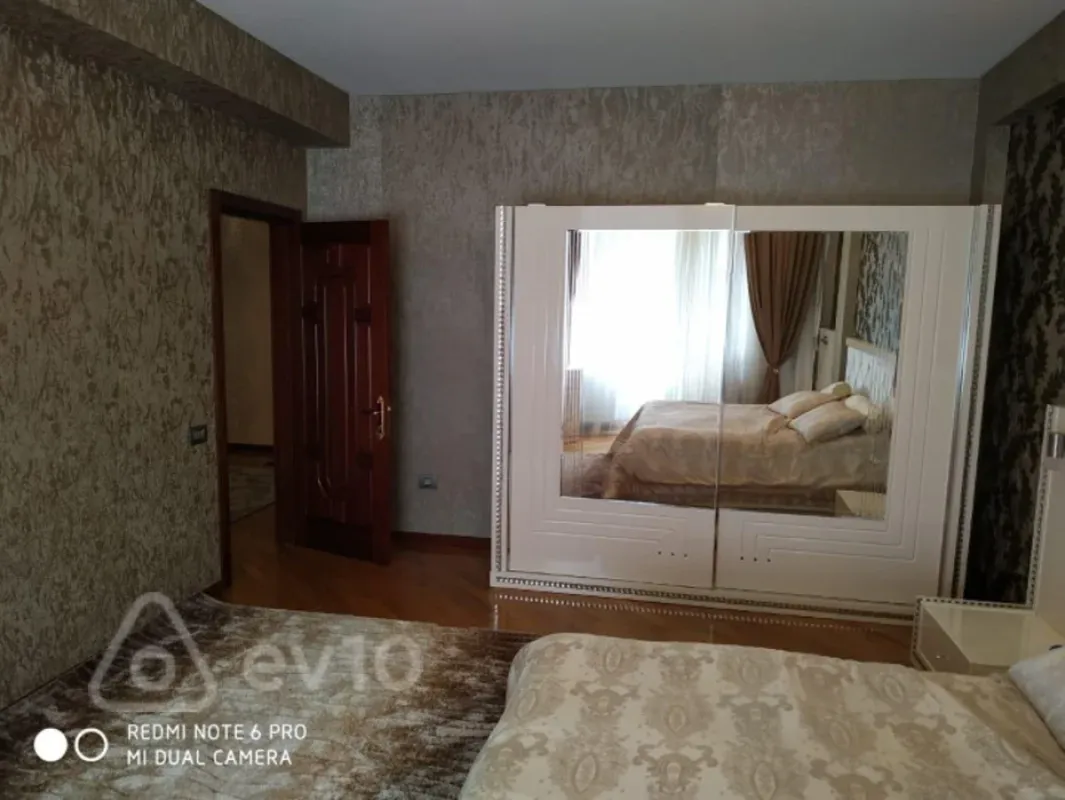 Kirayə verilir 3 otaqlı yeni tikili 105 m²