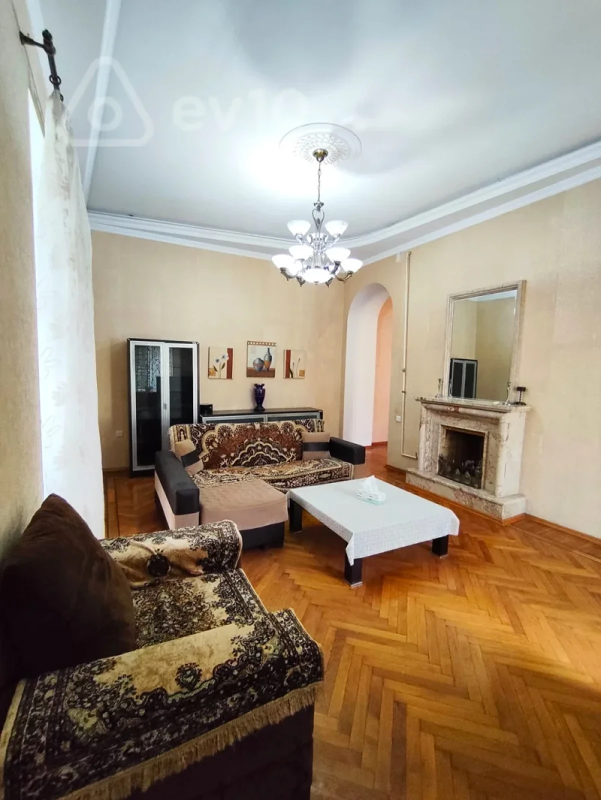 Kirayə verilir 4 otaqlı köhnə tikili 120 m²