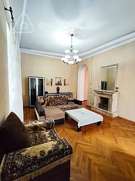 Kirayə verilir 4 otaqlı köhnə tikili 120 m²