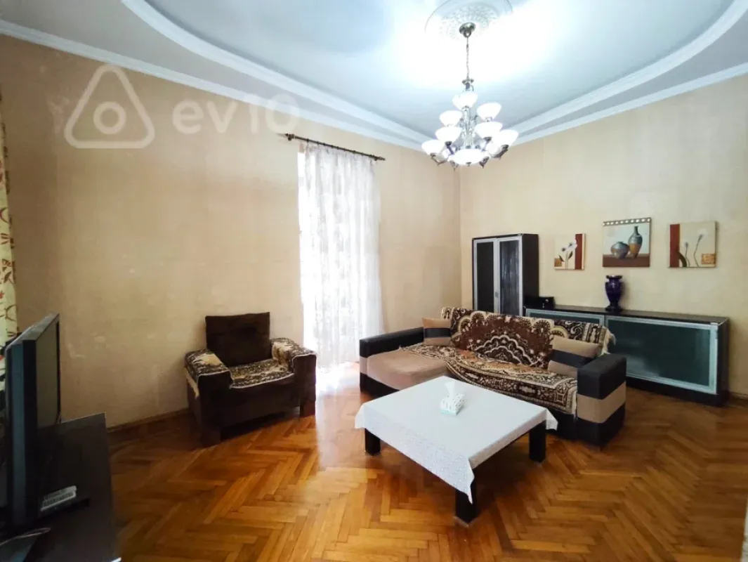 Kirayə verilir 4 otaqlı köhnə tikili 120 m²