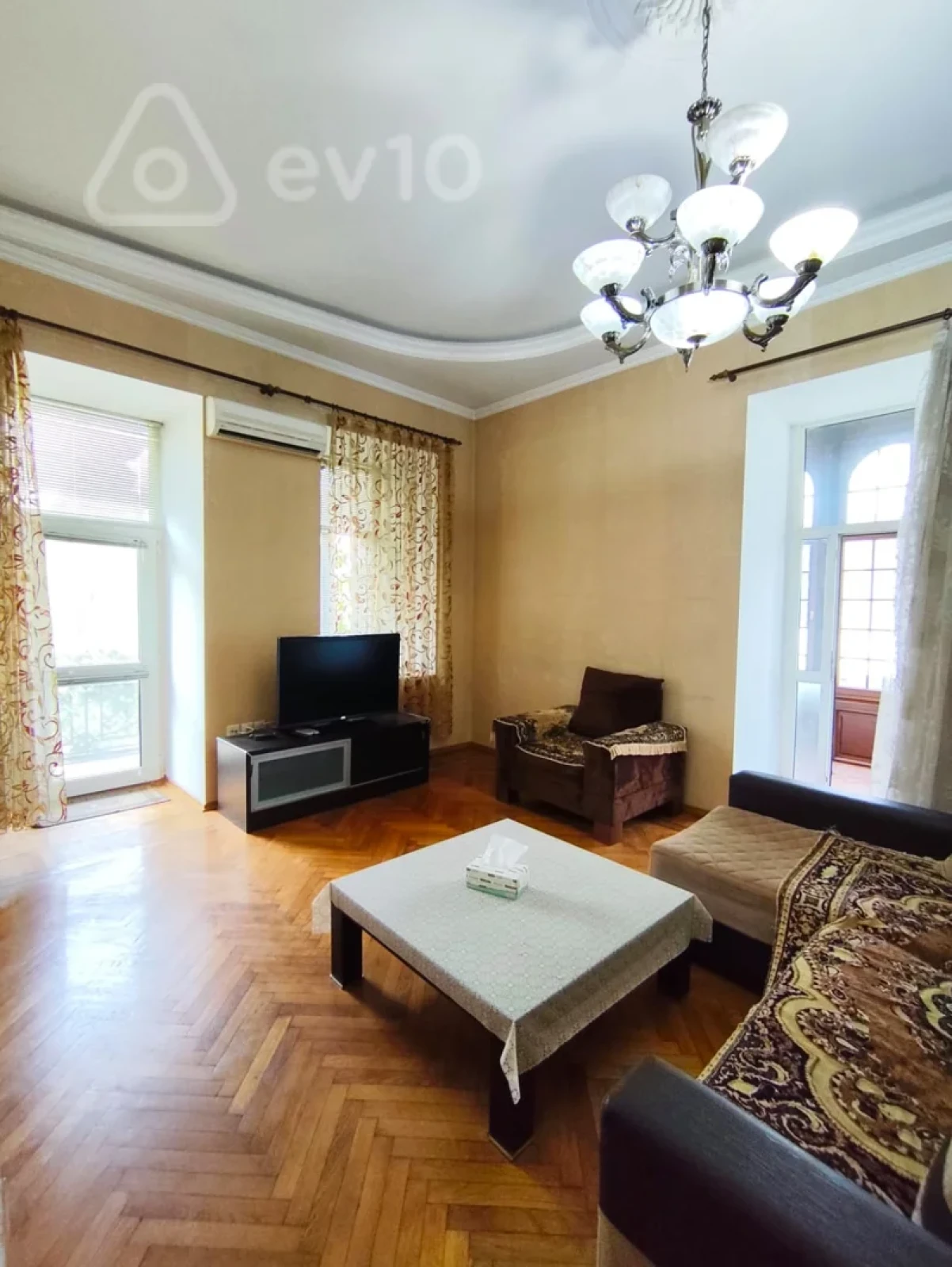 Kirayə verilir 4 otaqlı köhnə tikili 120 m²