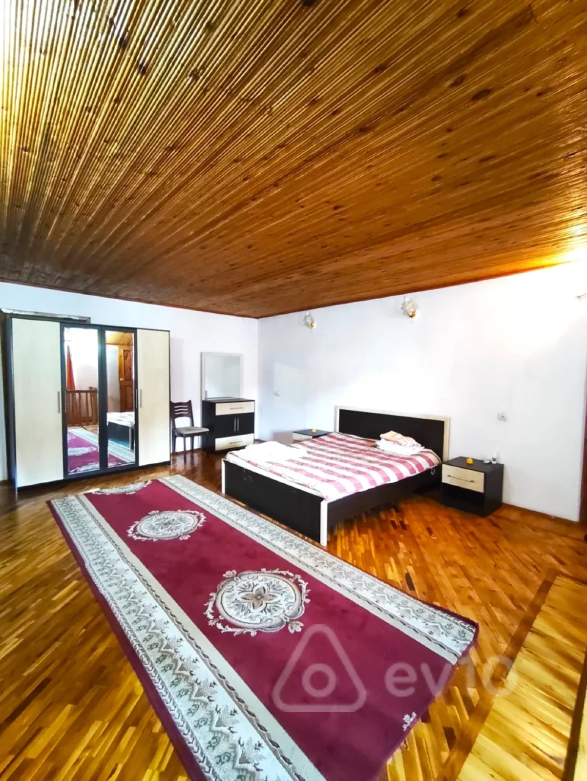 Kirayə verilir 4 otaqlı köhnə tikili 120 m²