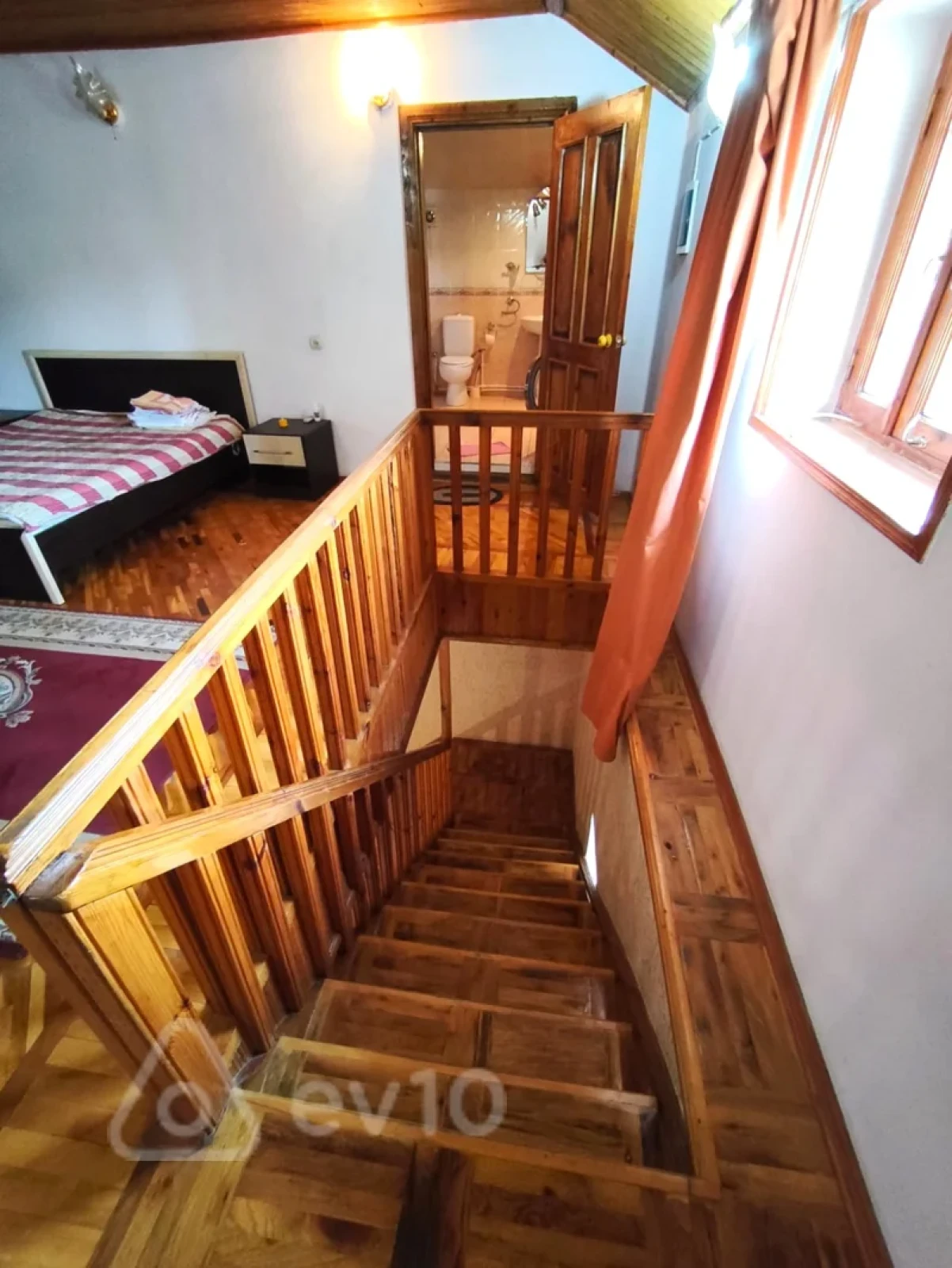 Kirayə verilir 4 otaqlı köhnə tikili 120 m²