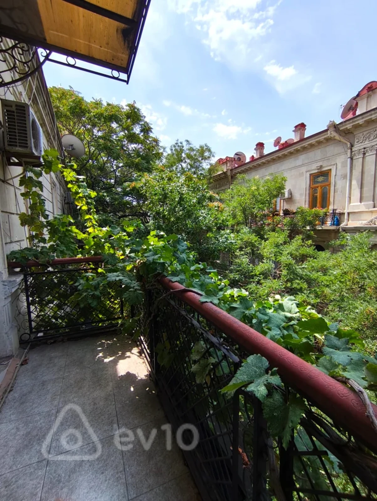 Kirayə verilir 4 otaqlı köhnə tikili 120 m²