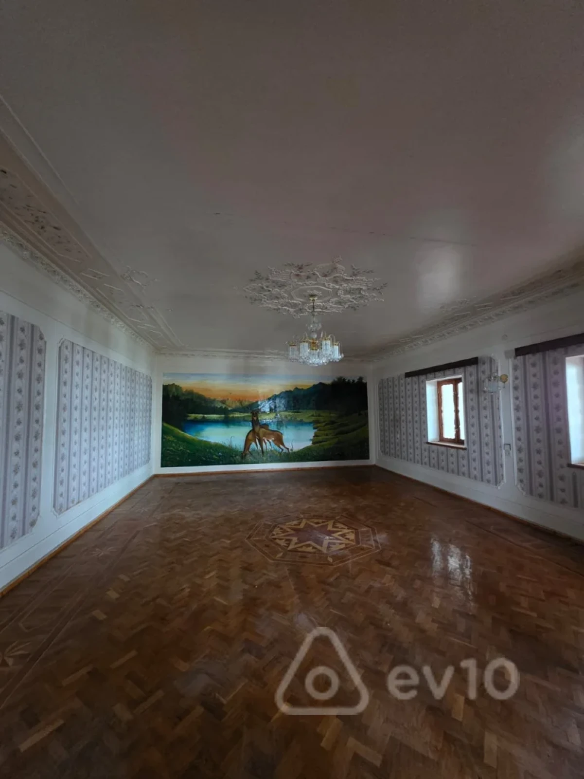 Satılır 11 otaqlı həyət evi 3400 m²