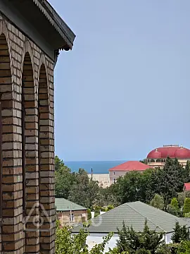 Satılır 11 otaqlı həyət evi 3400 m²