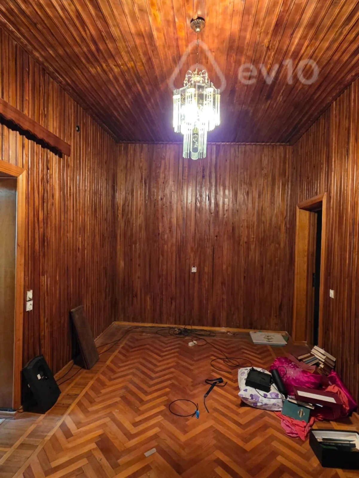 Satılır 11 otaqlı həyət evi 3400 m²
