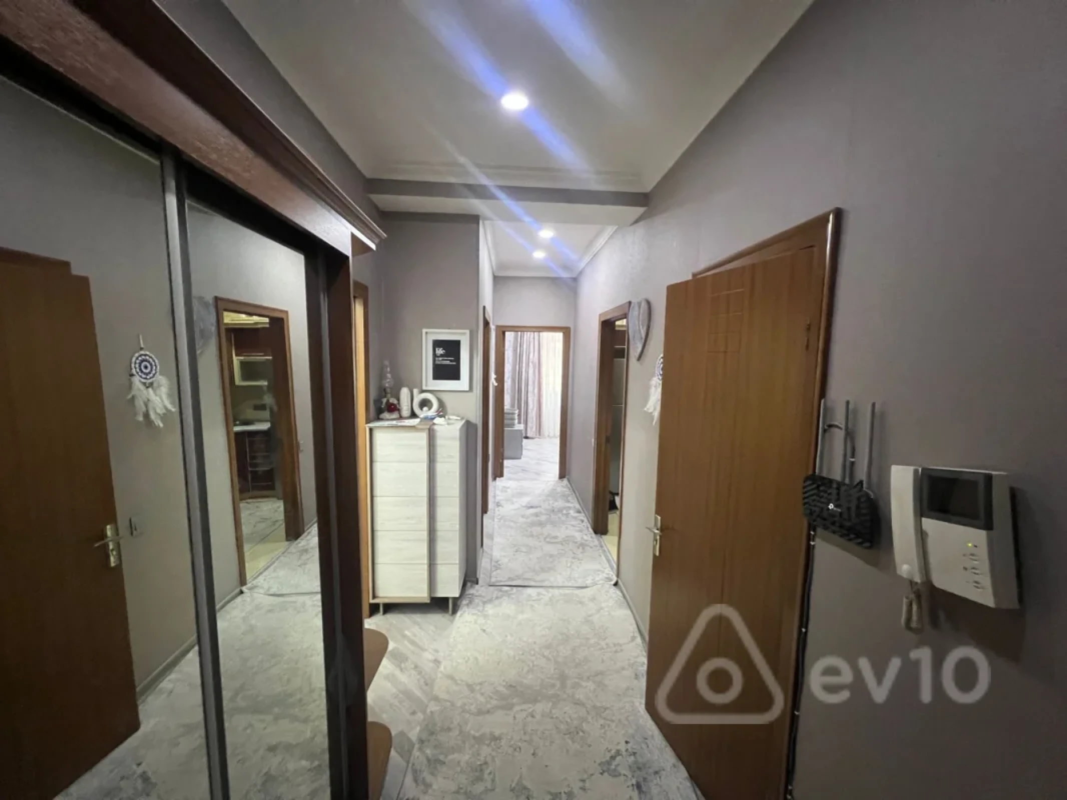 Kirayə verilir 3 otaqlı yeni tikili 65 m²