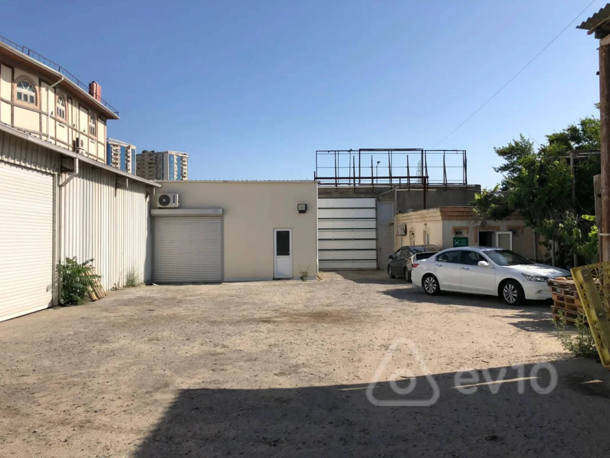 Kirayə verilir mənzil 230 m²