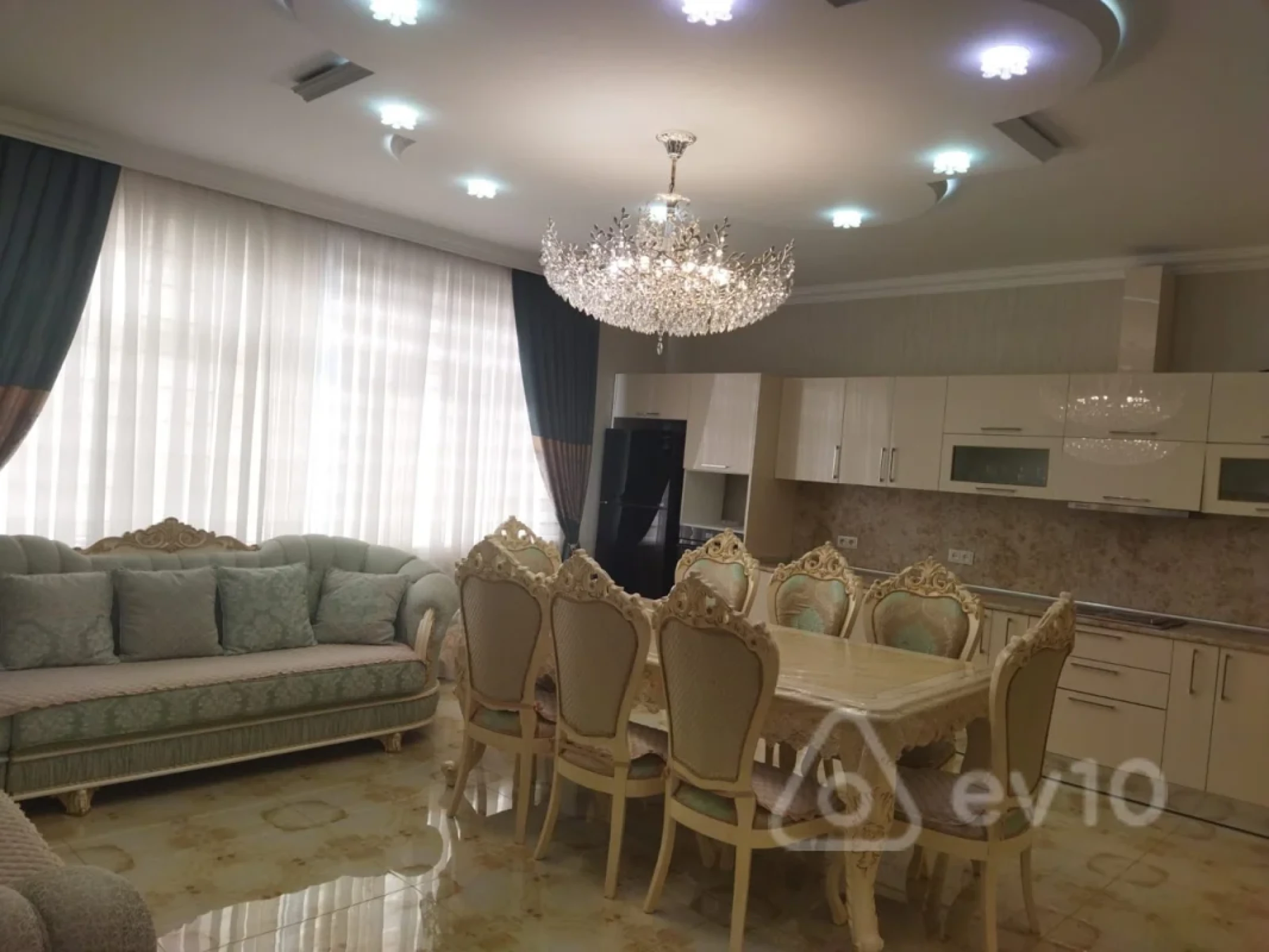 Kirayə verilir 3 otaqlı yeni tikili 110 m²