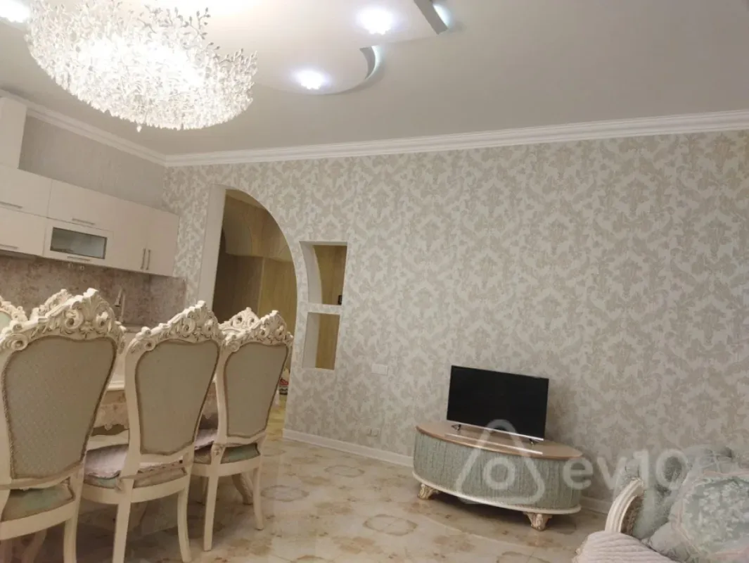 Kirayə verilir 3 otaqlı yeni tikili 110 m²