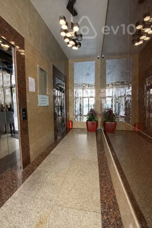 Kirayə verilir 2 otaqlı yeni tikili 73 m²