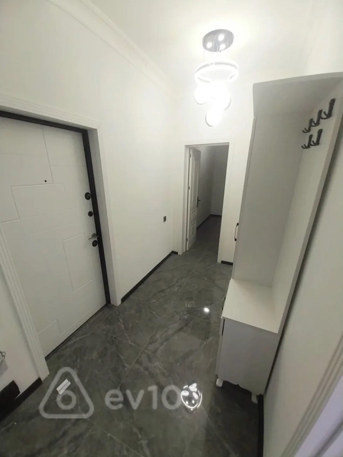 Kirayə verilir 3 otaqlı yeni tikili 75 m²