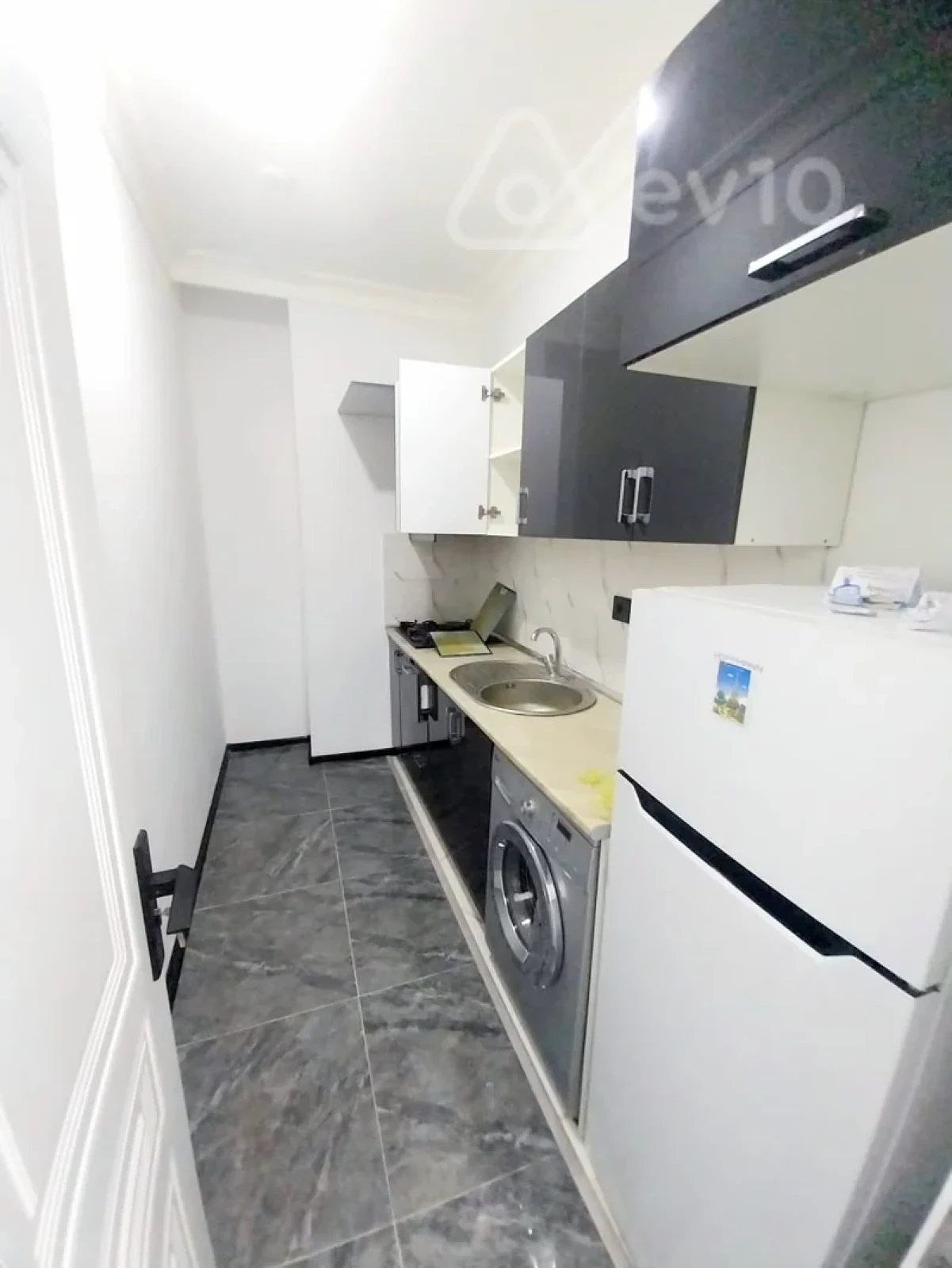 Kirayə verilir 3 otaqlı yeni tikili 75 m²