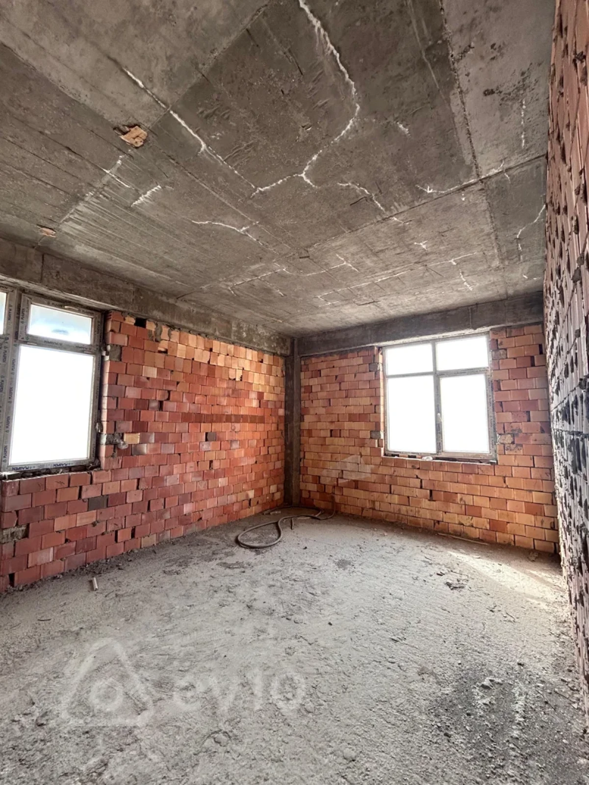 Satılır 2 otaqlı yeni tikili 65 m²