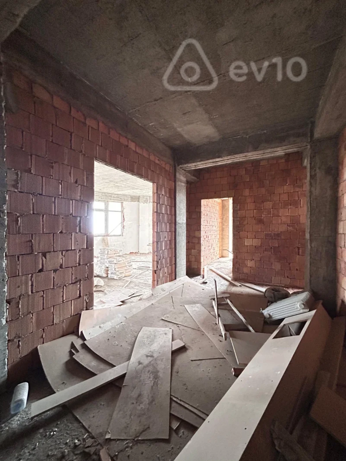 Satılır 2 otaqlı yeni tikili 65 m²