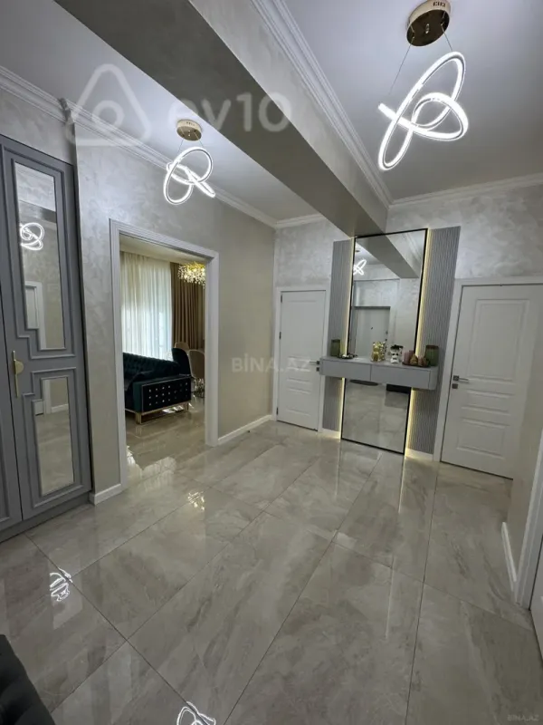 Kirayə verilir 4 otaqlı yeni tikili 165 m²