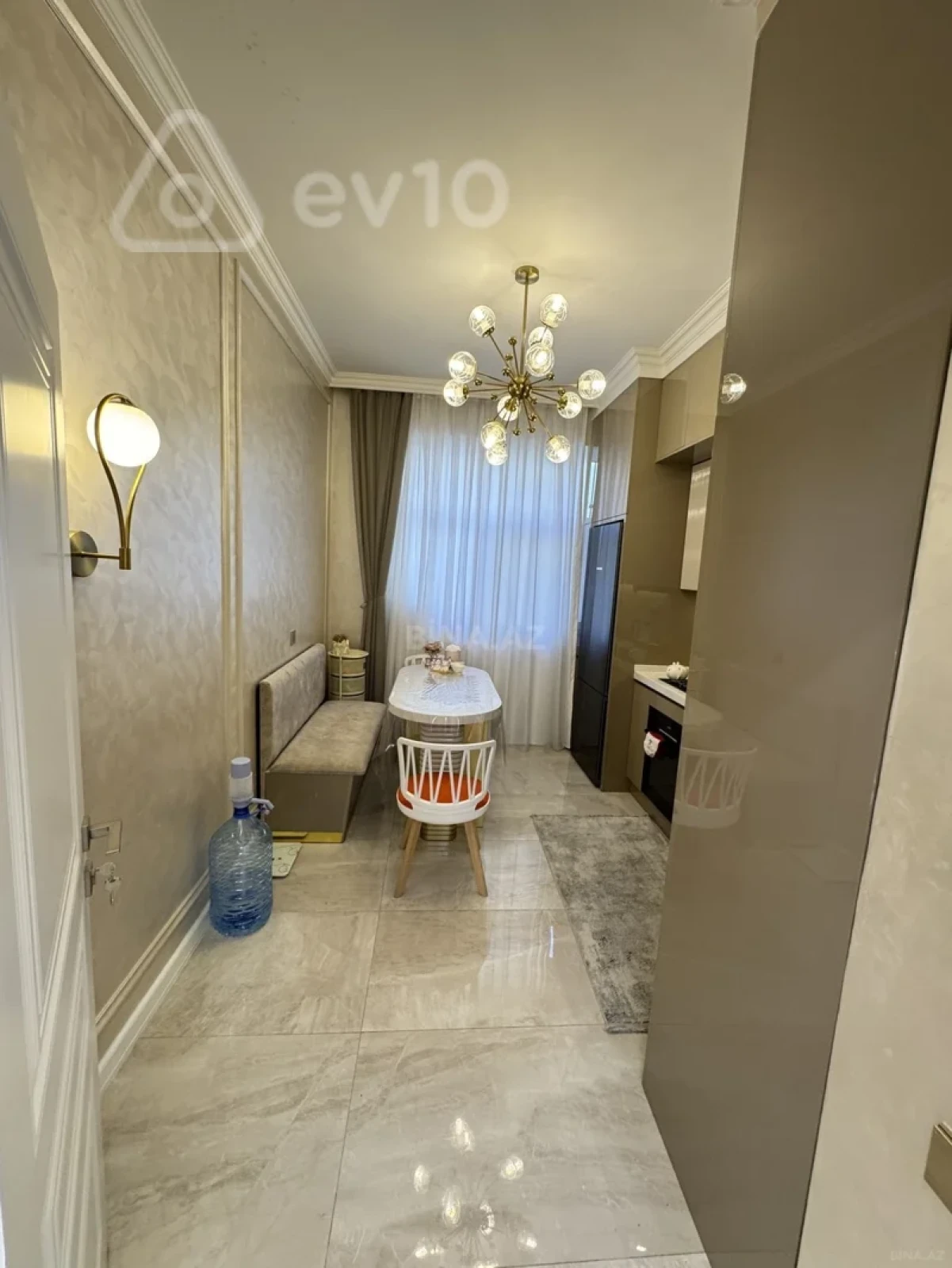 Kirayə verilir 4 otaqlı yeni tikili 165 m²