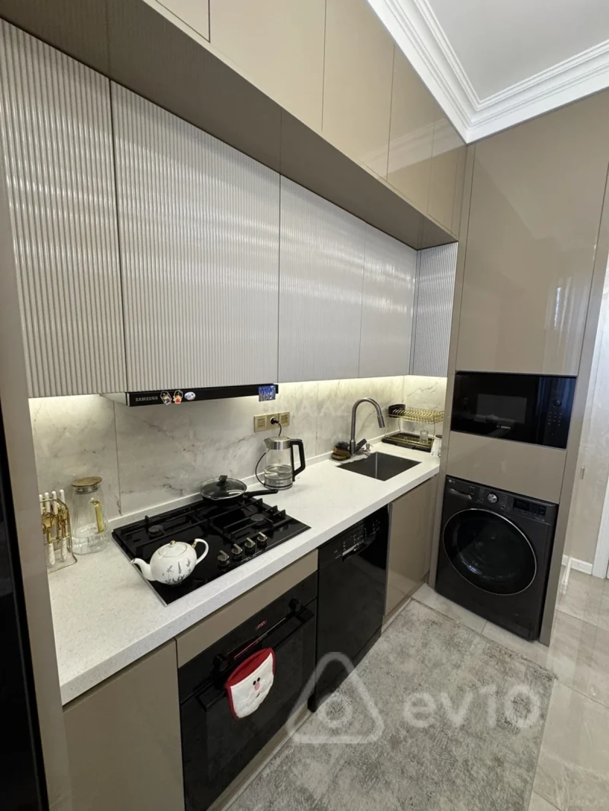 Kirayə verilir 4 otaqlı yeni tikili 165 m²