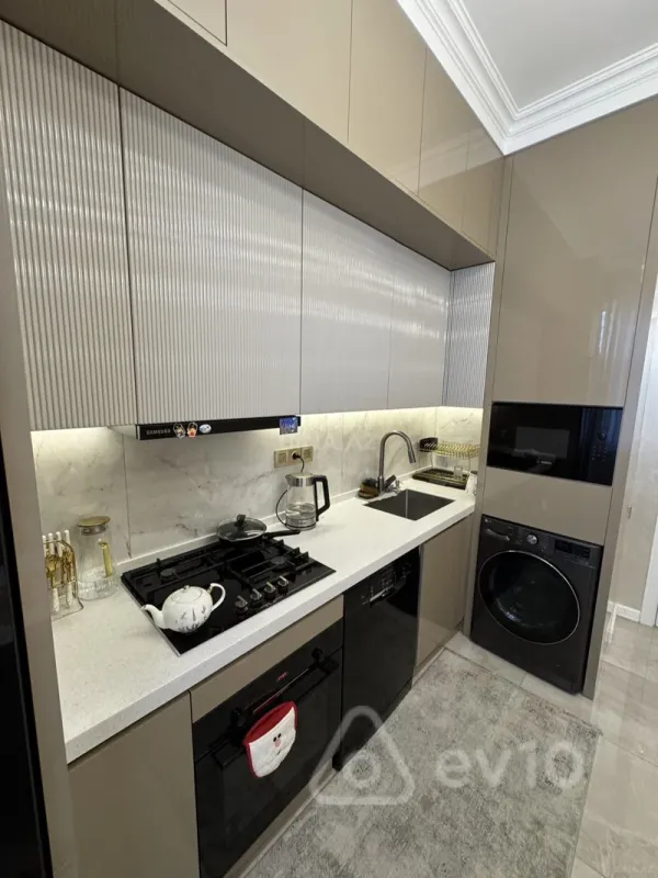 Kirayə verilir 4 otaqlı yeni tikili 165 m²