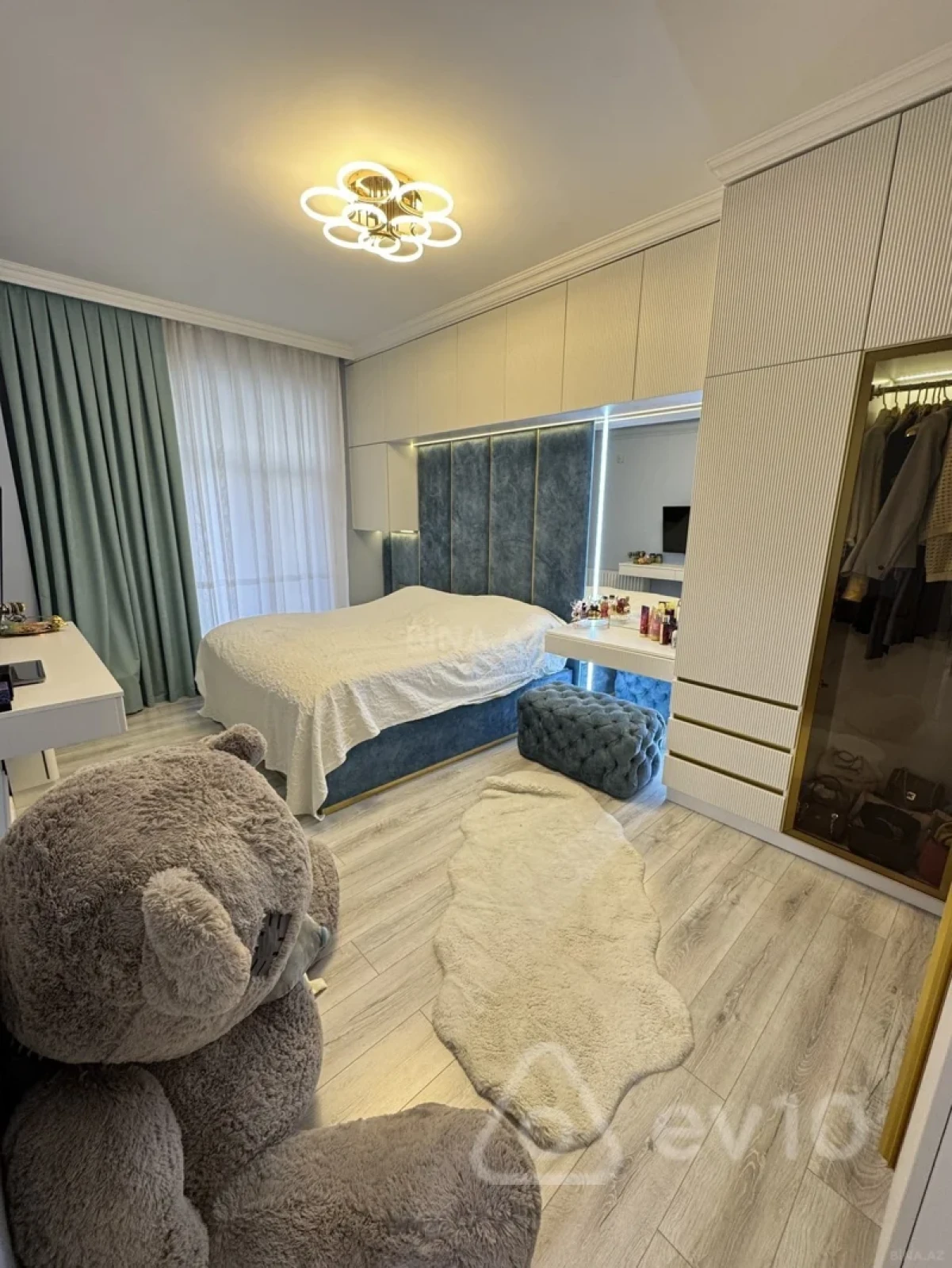 Kirayə verilir 4 otaqlı yeni tikili 165 m²