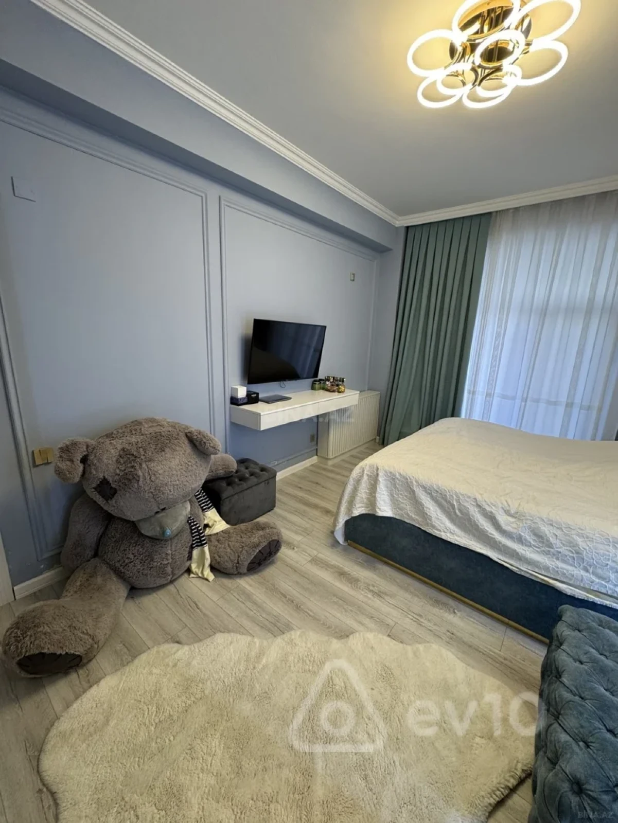 Kirayə verilir 4 otaqlı yeni tikili 165 m²