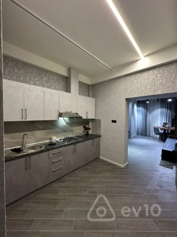 Satılır 2 otaqlı yeni tikili 75 m²
