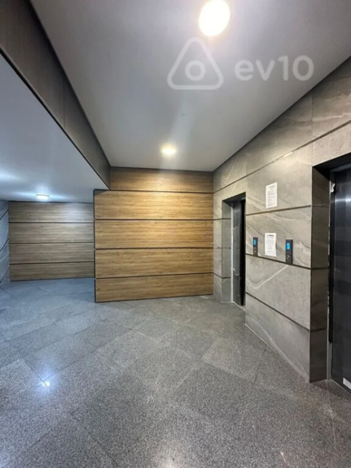 Satılır 2 otaqlı yeni tikili 75 m²