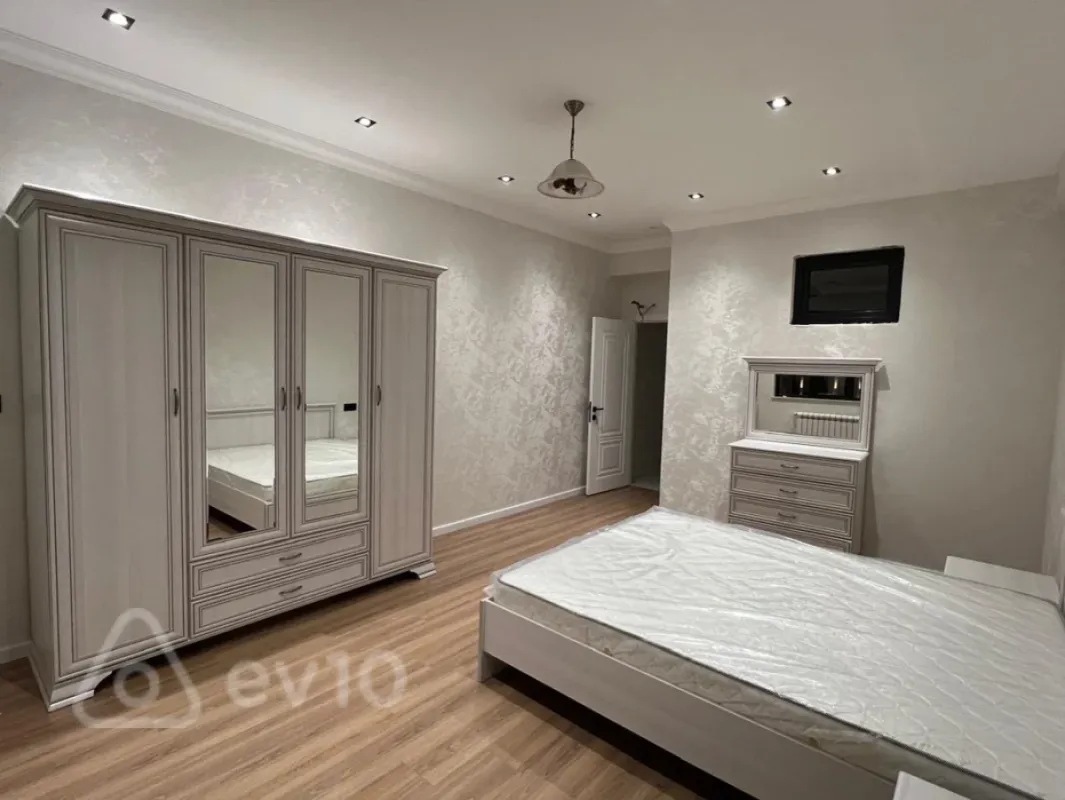 Kirayə verilir 3 otaqlı yeni tikili 115 m²