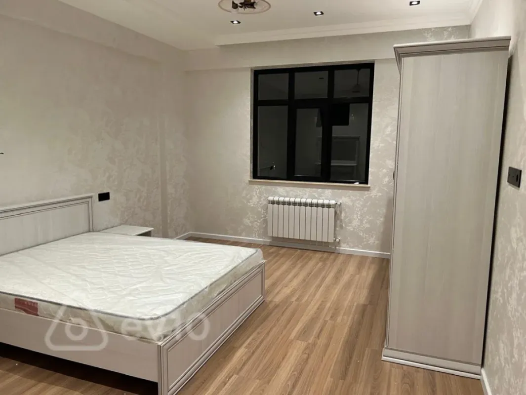 Kirayə verilir 3 otaqlı yeni tikili 115 m²
