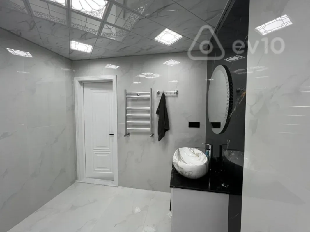 Kirayə verilir 3 otaqlı yeni tikili 115 m²