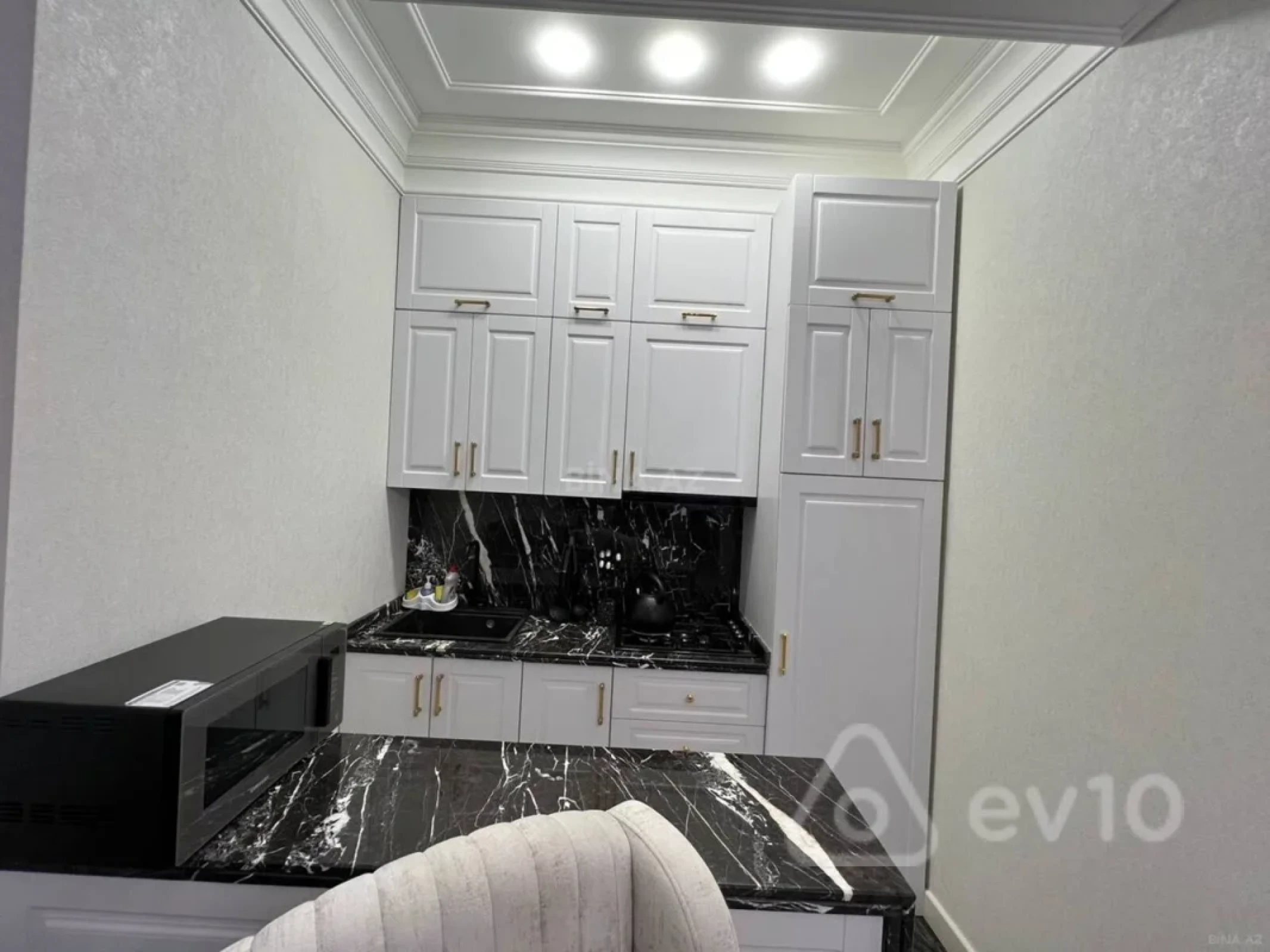 Kirayə verilir 2 otaqlı yeni tikili 84 m²