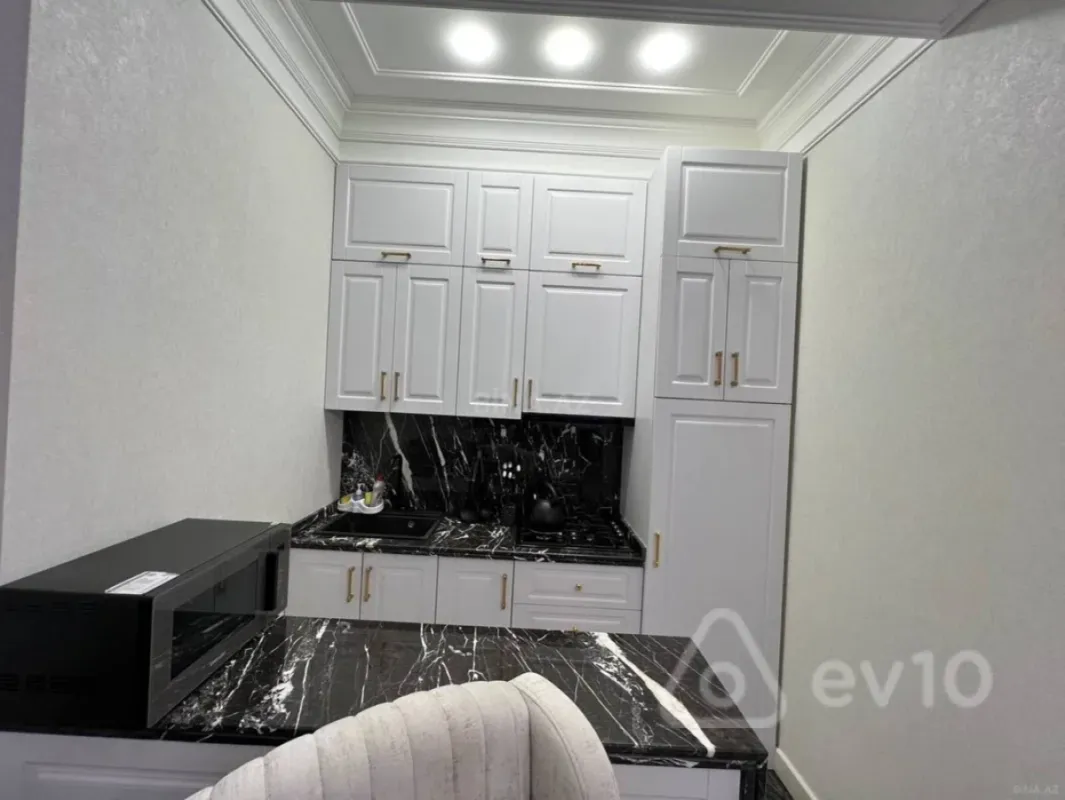 Kirayə verilir 2 otaqlı yeni tikili 84 m²