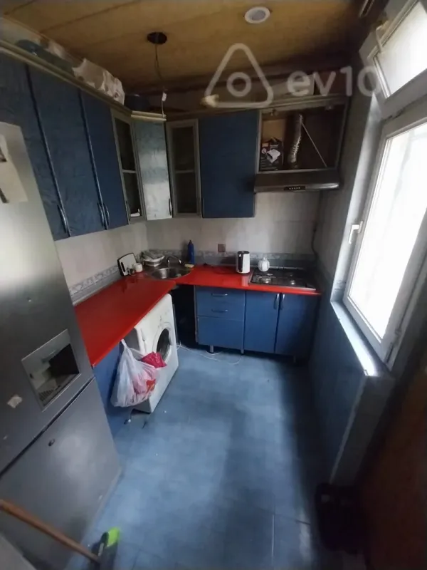 Kirayə verilir 2 otaqlı köhnə tikili 60 m²