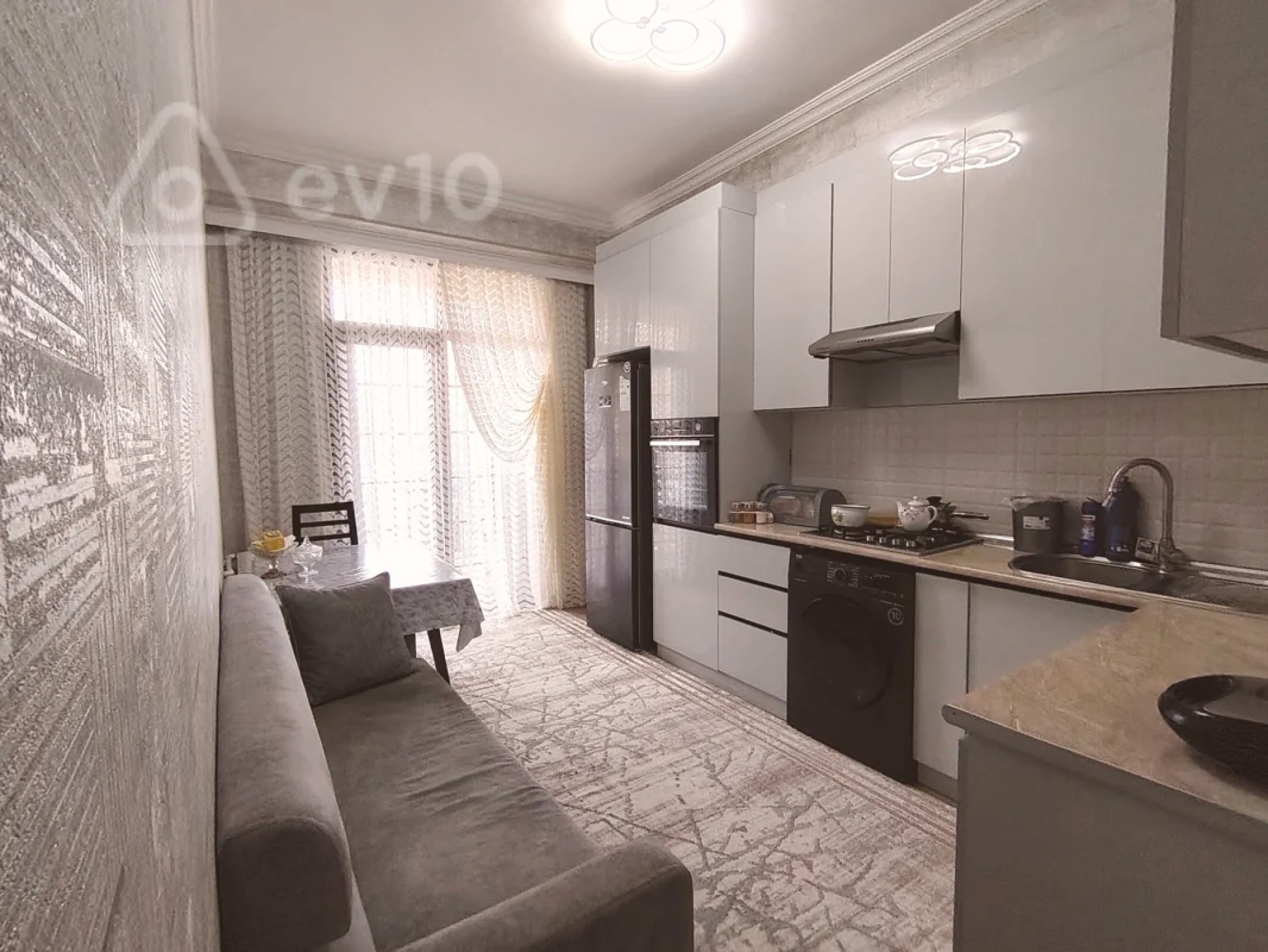 Satılır 3 otaqlı yeni tikili 110 m²