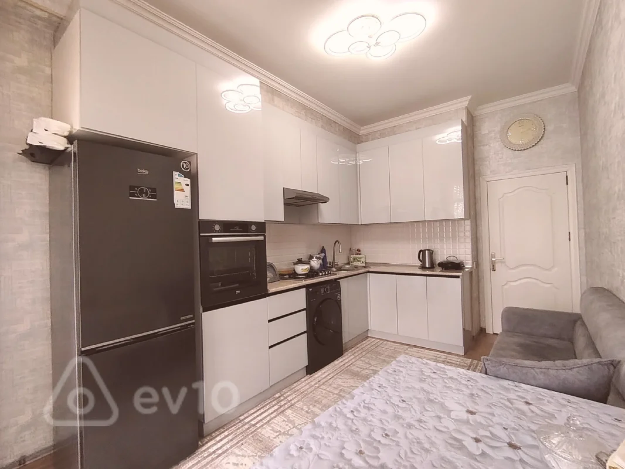 Satılır 3 otaqlı yeni tikili 110 m²