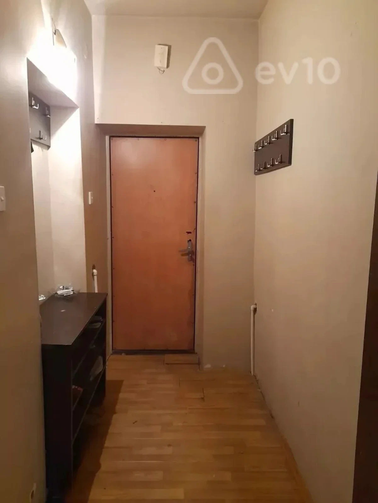 Satılır 2 otaqlı köhnə tikili 66 m²