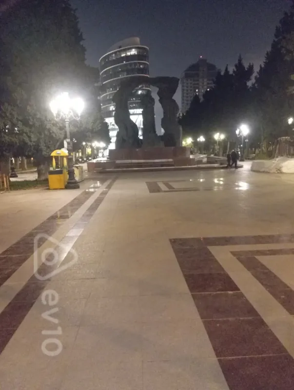 Satılır 2 otaqlı köhnə tikili 66 m²