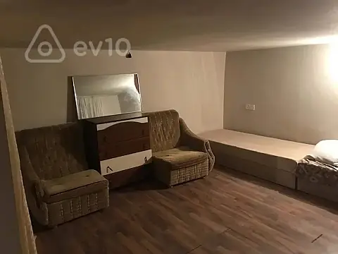 Satılır 2 otaqlı köhnə tikili 66 m²