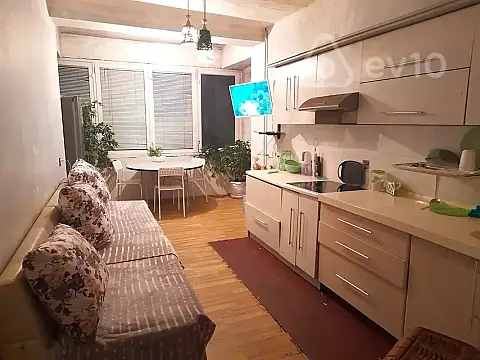 Satılır 2 otaqlı köhnə tikili 66 m²