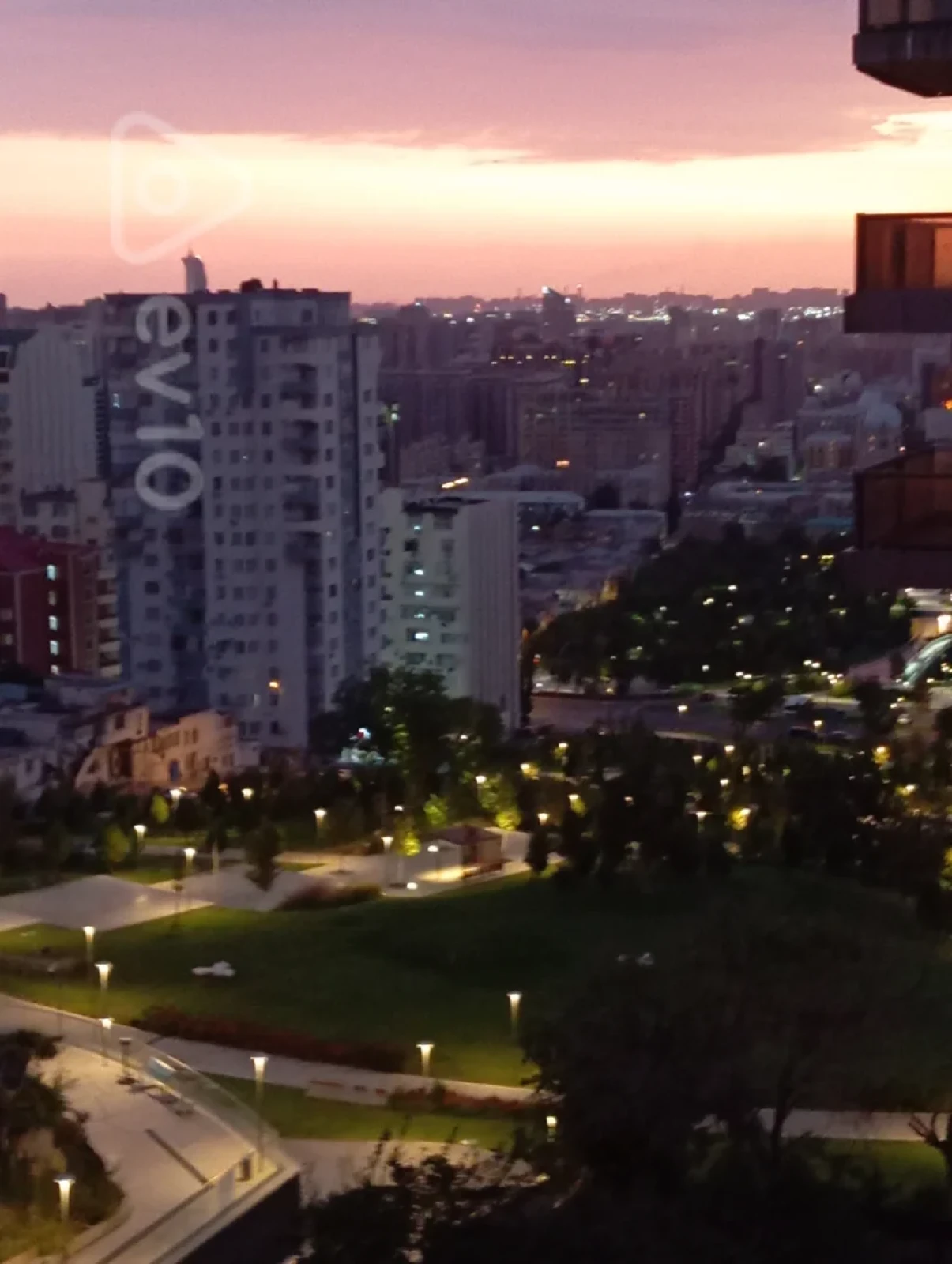 Satılır 2 otaqlı köhnə tikili 66 m²