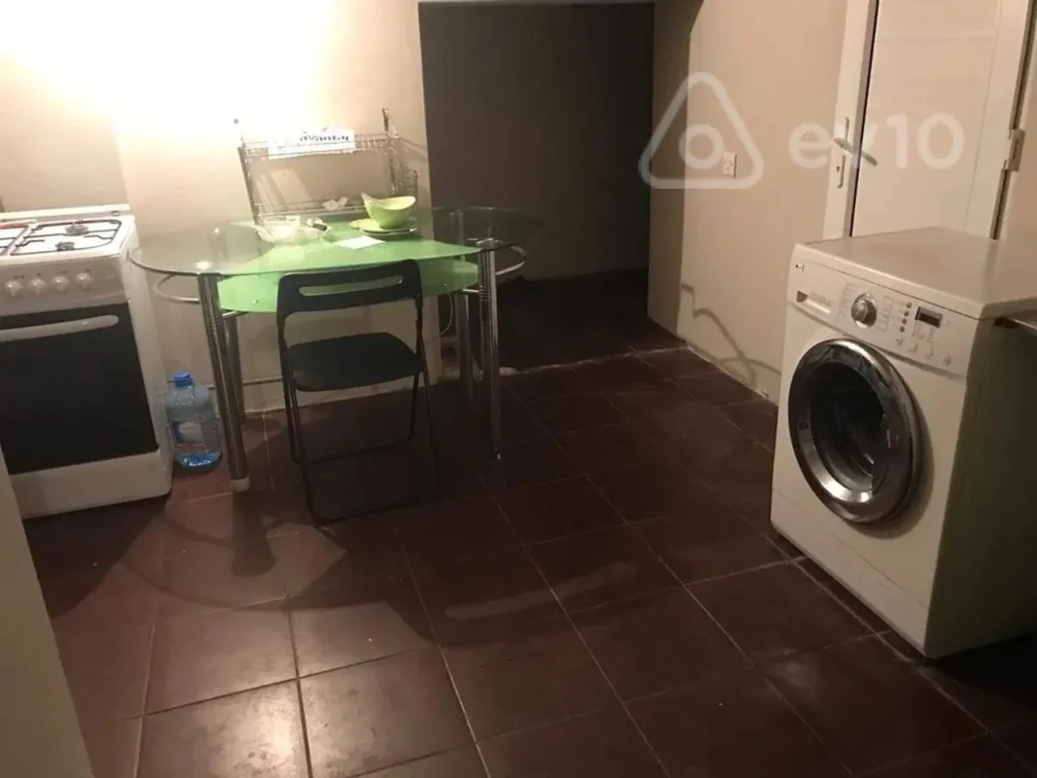 Satılır 2 otaqlı köhnə tikili 66 m²