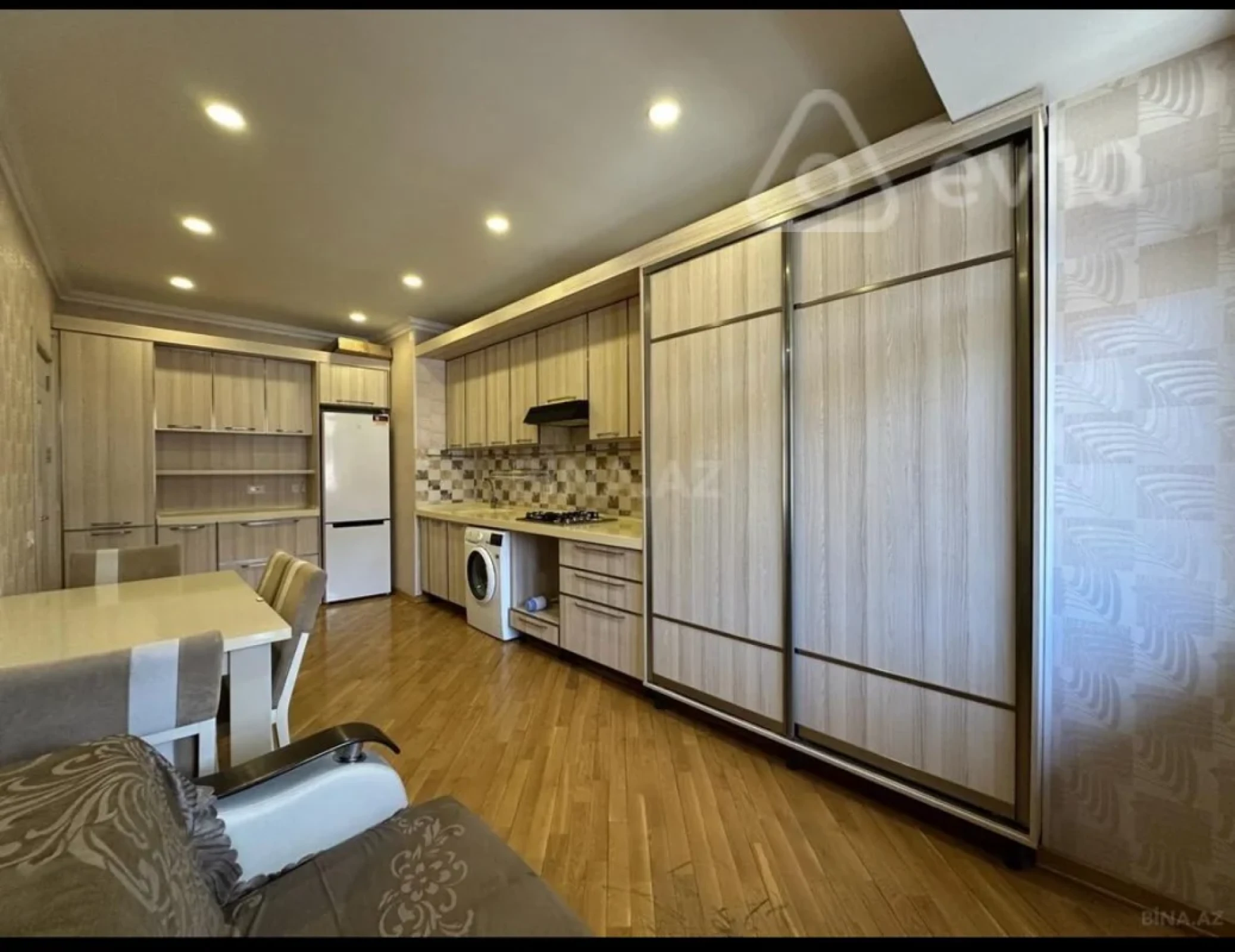 Kirayə verilir 2 otaqlı yeni tikili 58 m²