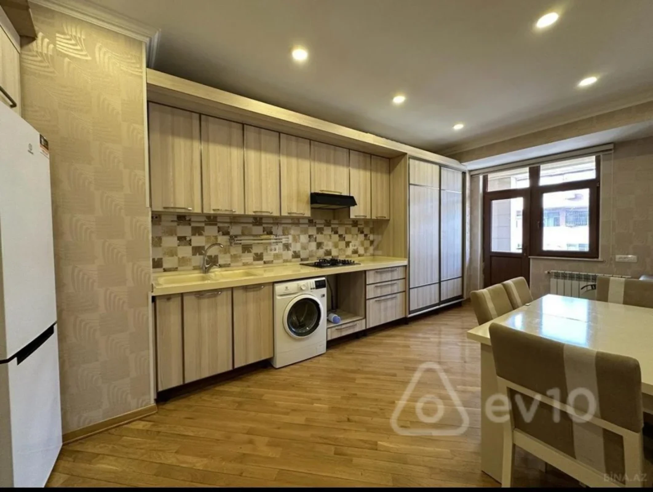 Kirayə verilir 2 otaqlı yeni tikili 58 m²