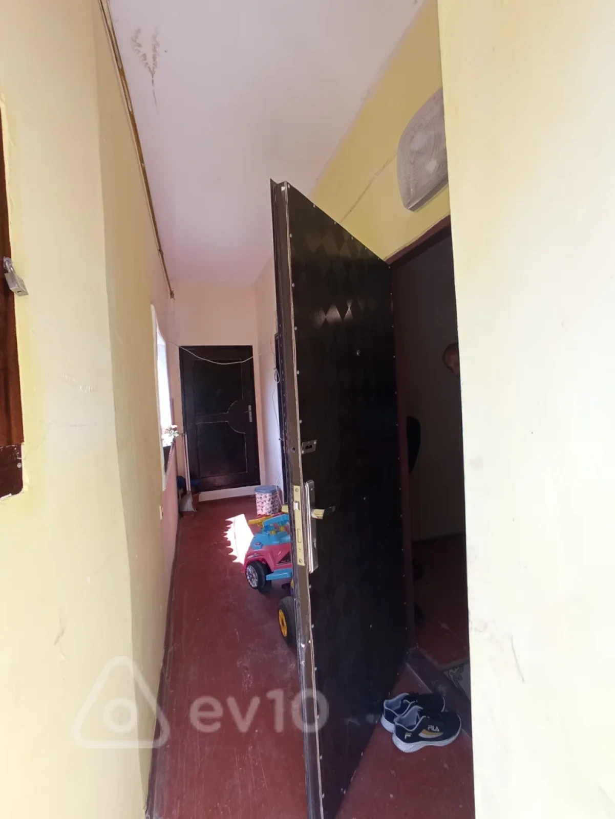 Satılır 1 otaqlı həyət evi 15 m²