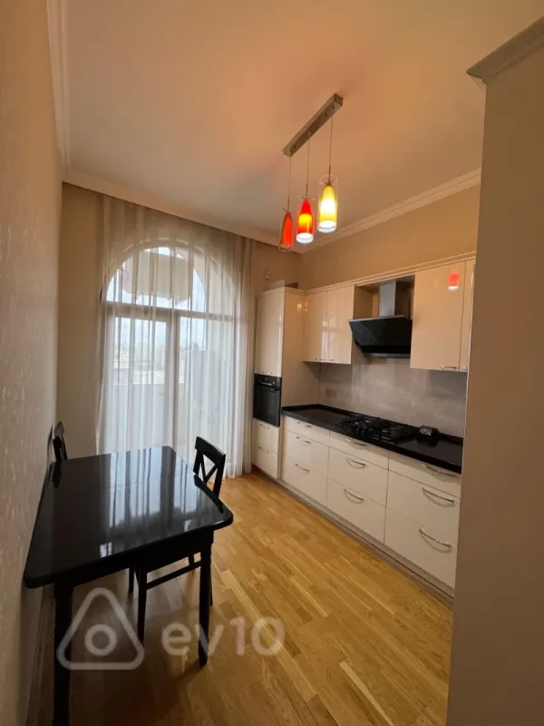 Kirayə verilir 2 otaqlı yeni tikili 68 m²
