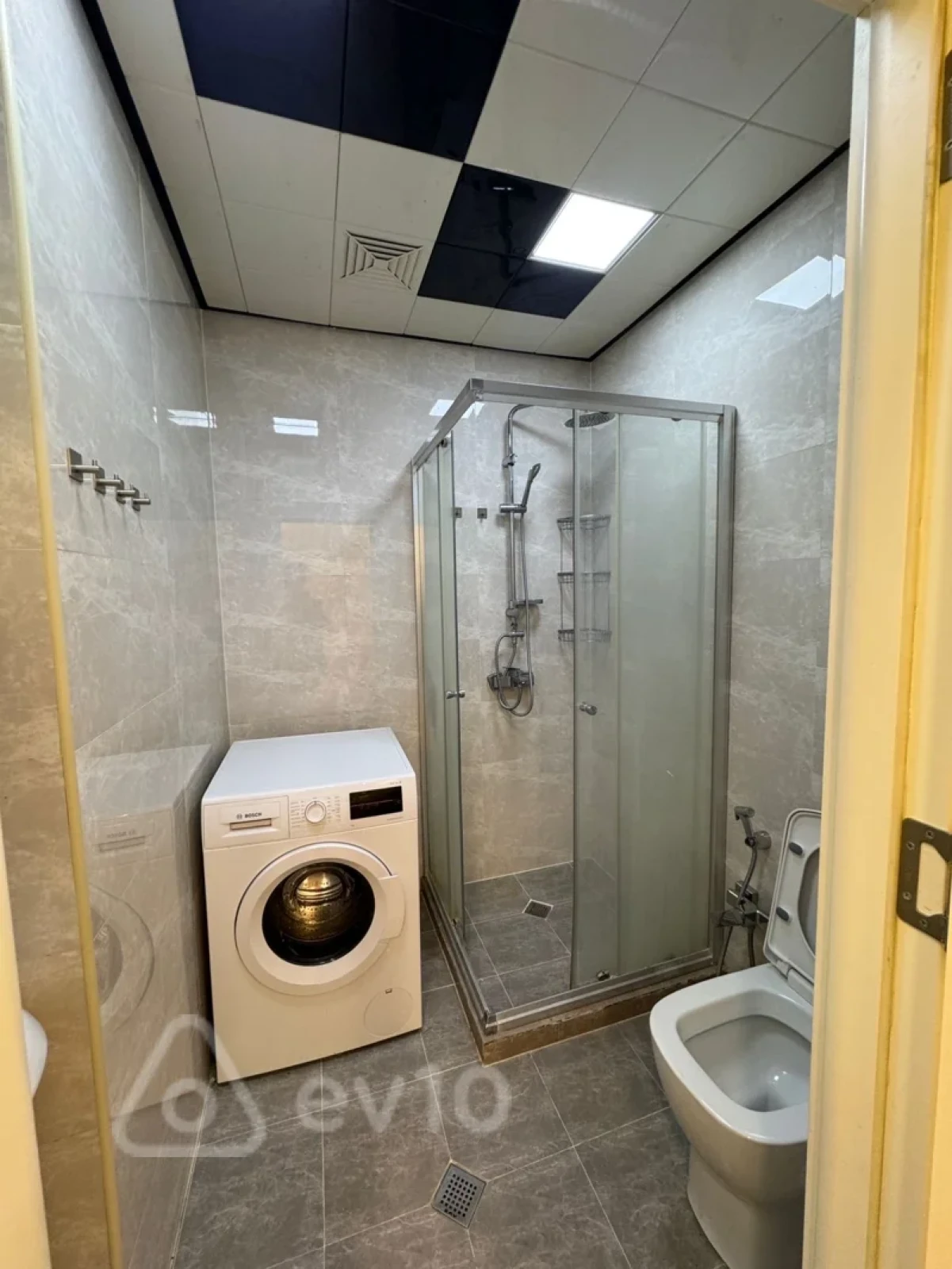 Kirayə verilir 2 otaqlı yeni tikili 68 m²