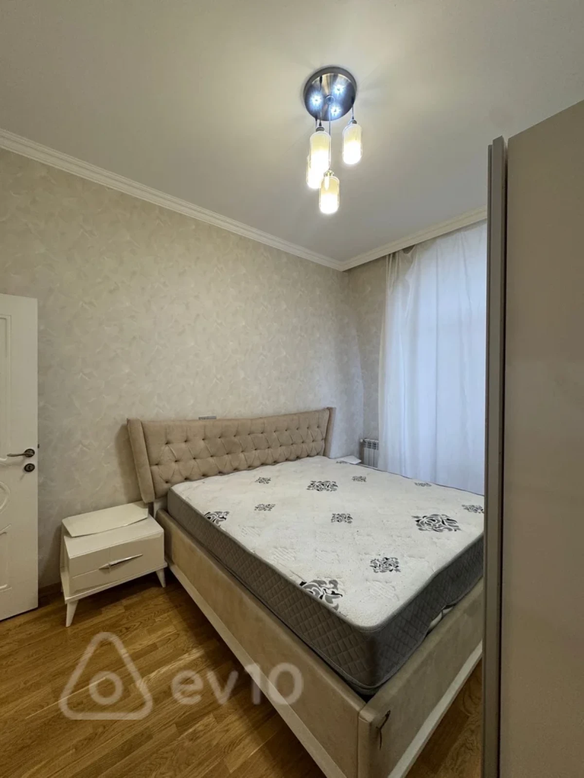 Kirayə verilir 2 otaqlı yeni tikili 68 m²